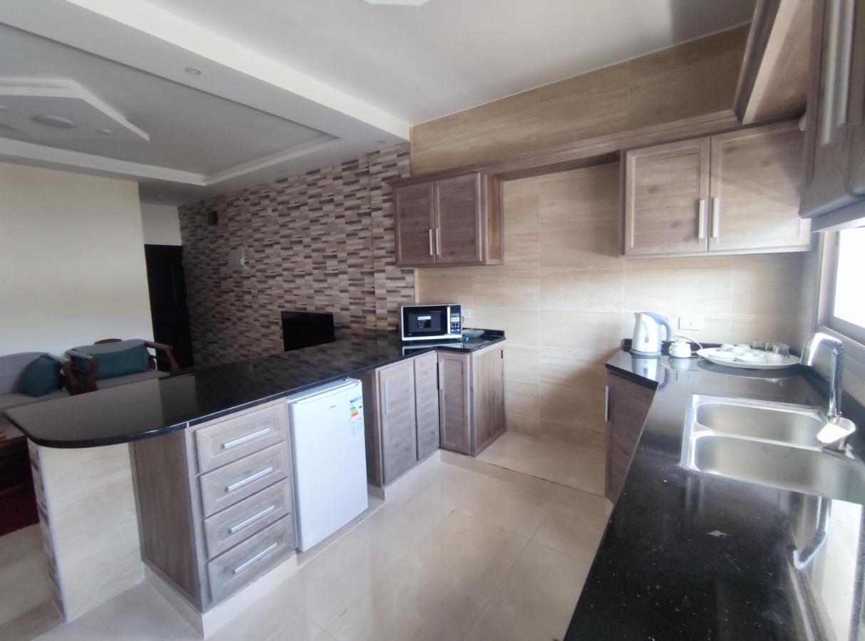 Red Rose City Apartment Wadi Musa Exteriör bild