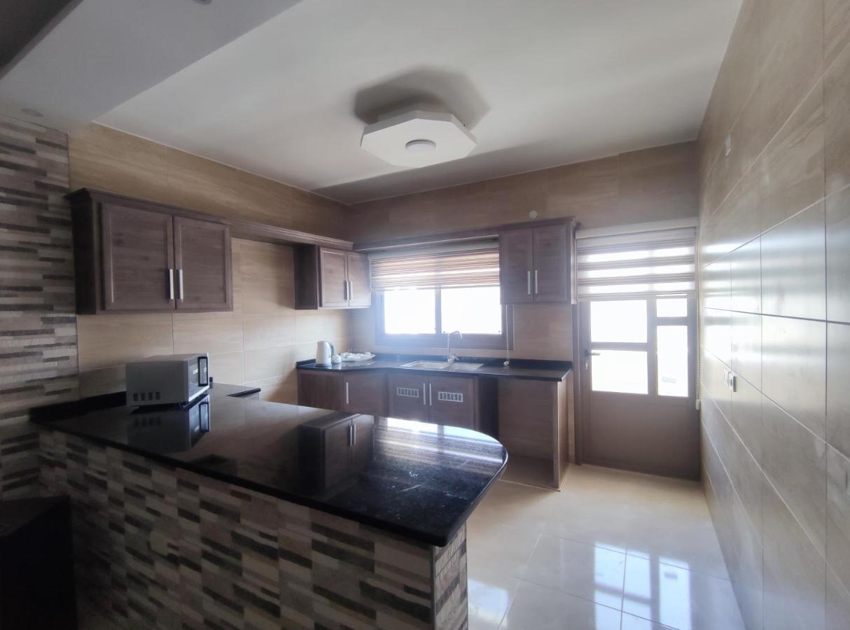 Red Rose City Apartment Wadi Musa Exteriör bild